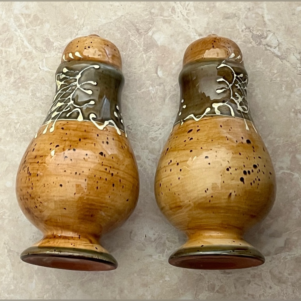 St. Remy by Ambiance Salt & Pepper Set - Picture 5 of 8